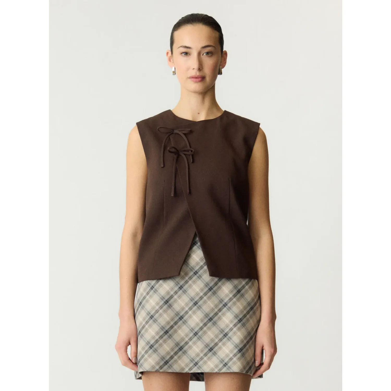 YAS Toril SL Waistcoat Top Bruin